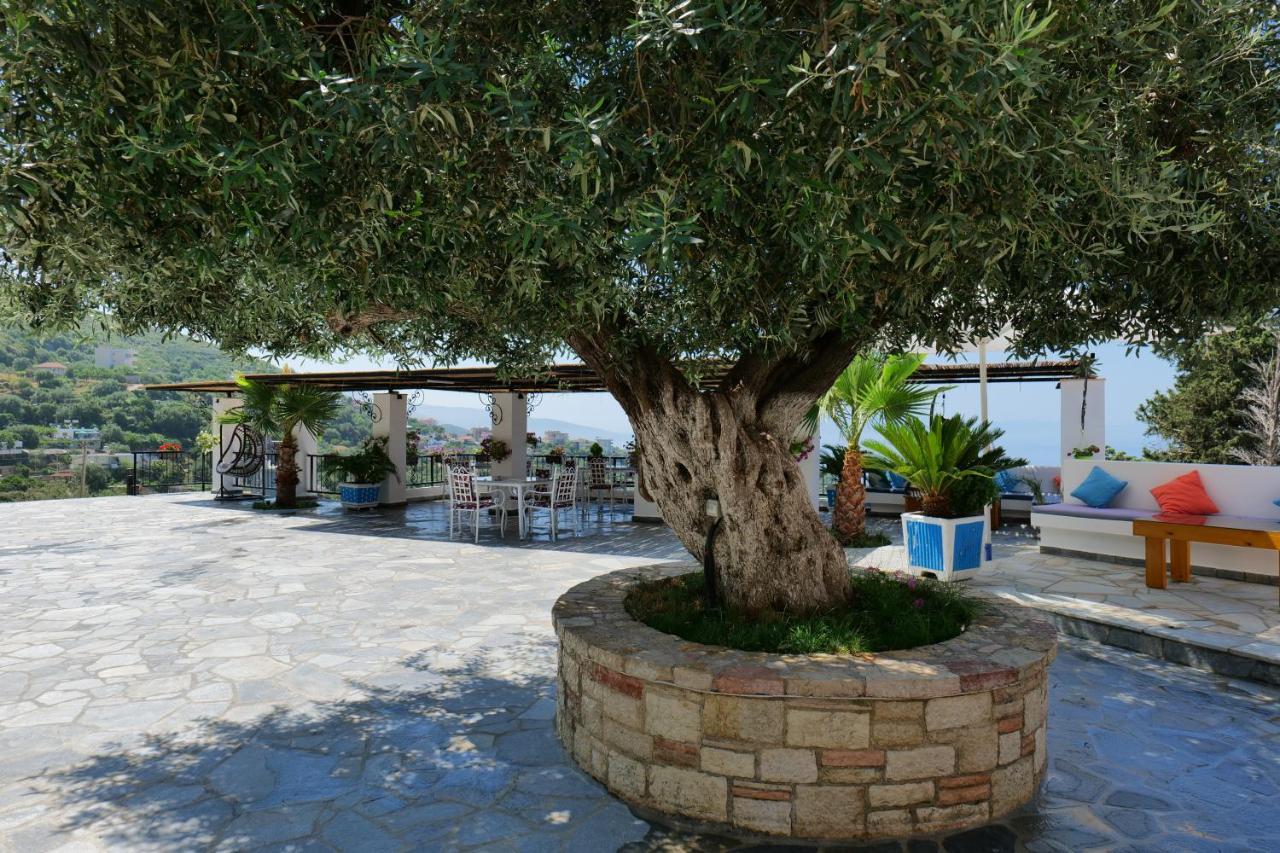 Vila Panorama Piqeras Bed & Breakfast Exterior photo